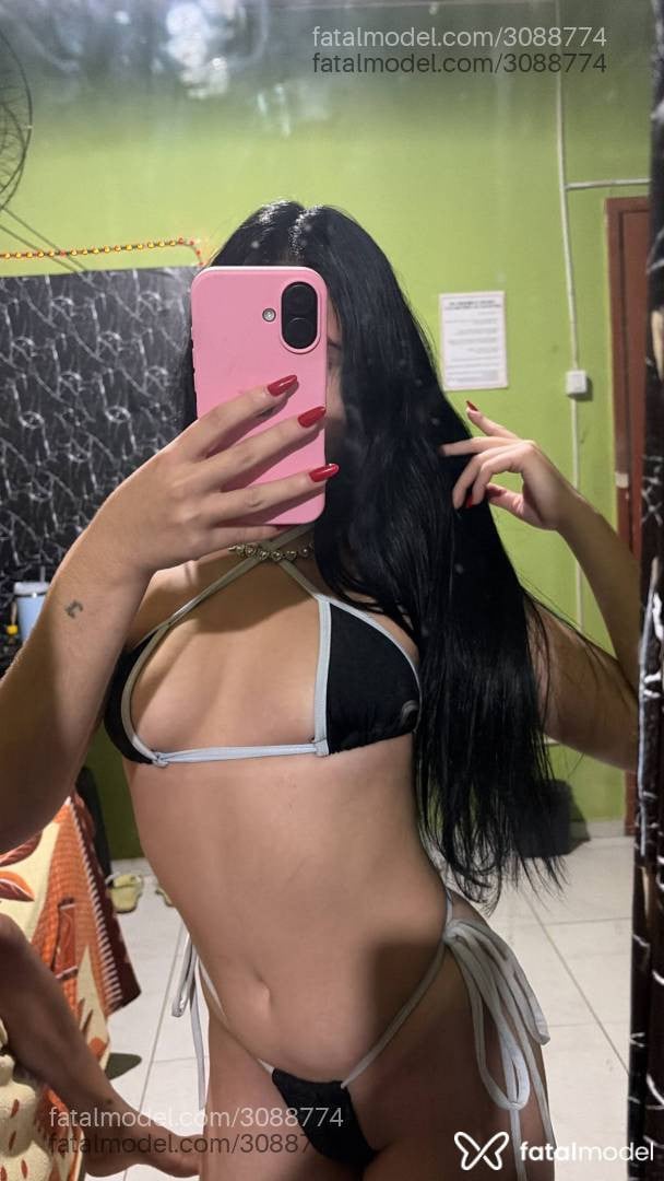 Acompanhante mulher morena (o) de olhos castanhos em Macaé - Karina