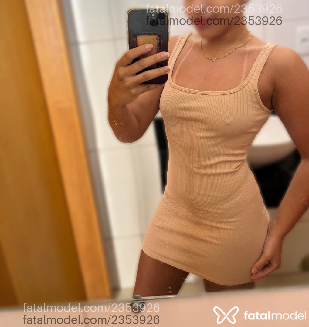 Acompanhante mulher morena (o) de olhos pretos - Alice