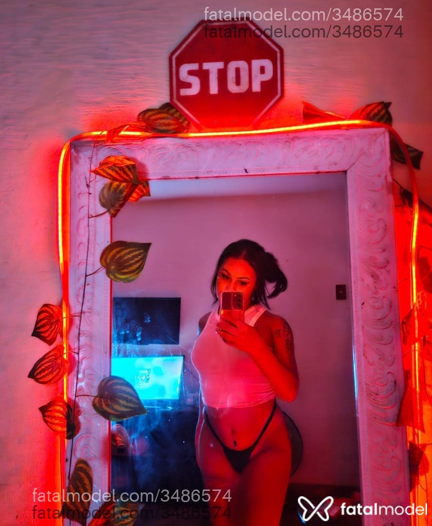 Acompanhante mulher trans loira (o) de olhos verdes - Andressa