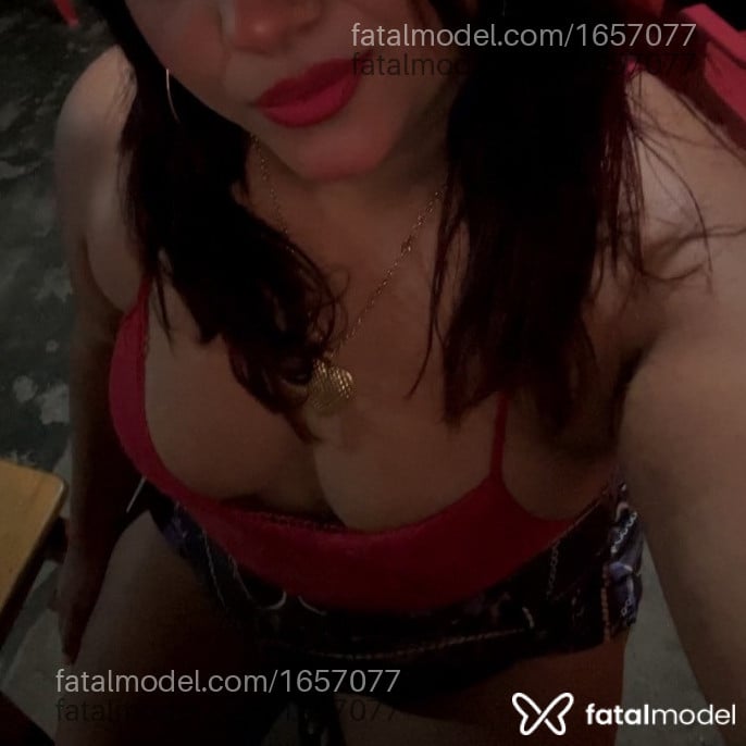 Acompanhante mulher loira (o) de olhos castanhos - Gabyy