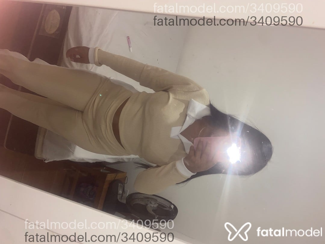 Acompanhante mulher morena (o) de olhos castanhos - Carolzinha