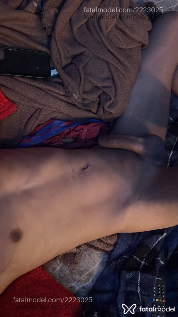 Acompanhante homem com cabelo castanho de olhos castanhos - Saymon Santos