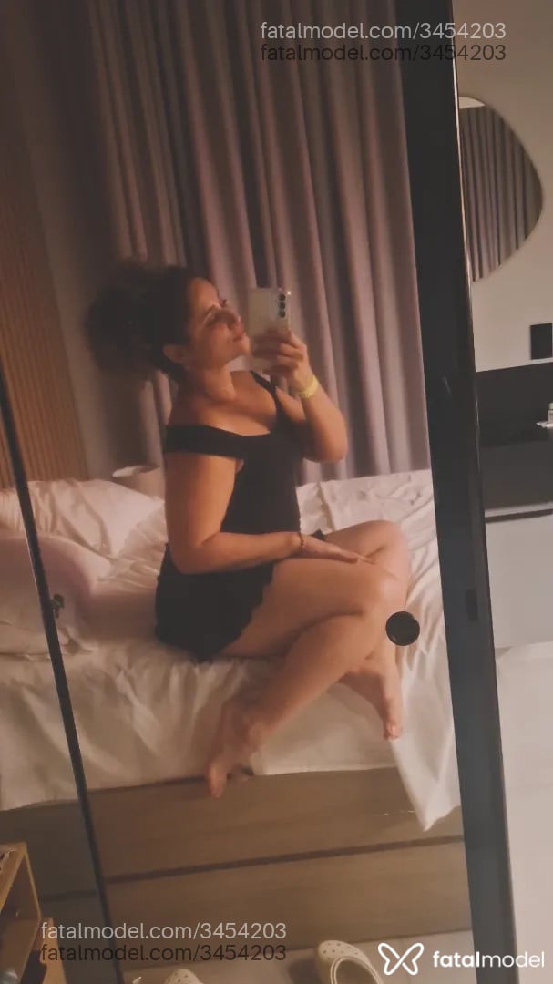 Acompanhante mulher morena (o) de olhos castanhos - Bianca Acompanhante mulher morena (o) de olhos castanhos - Bianca
