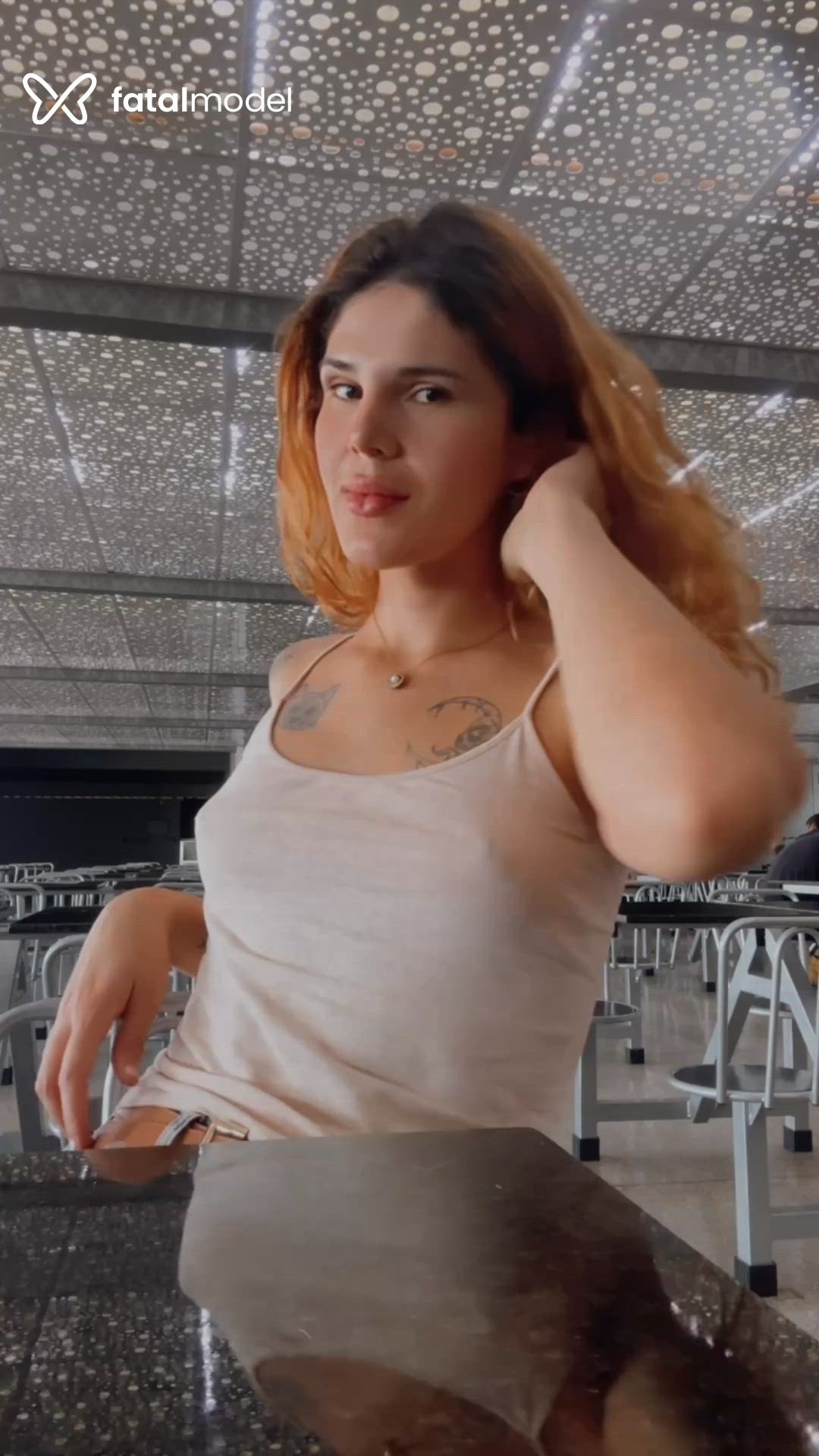 Acompanhante mulher trans ruiva (o) de olhos castanhos - Samantha Andrade