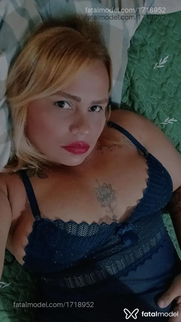 Acompanhante mulher loira (o) de olhos castanhos - Lunita
