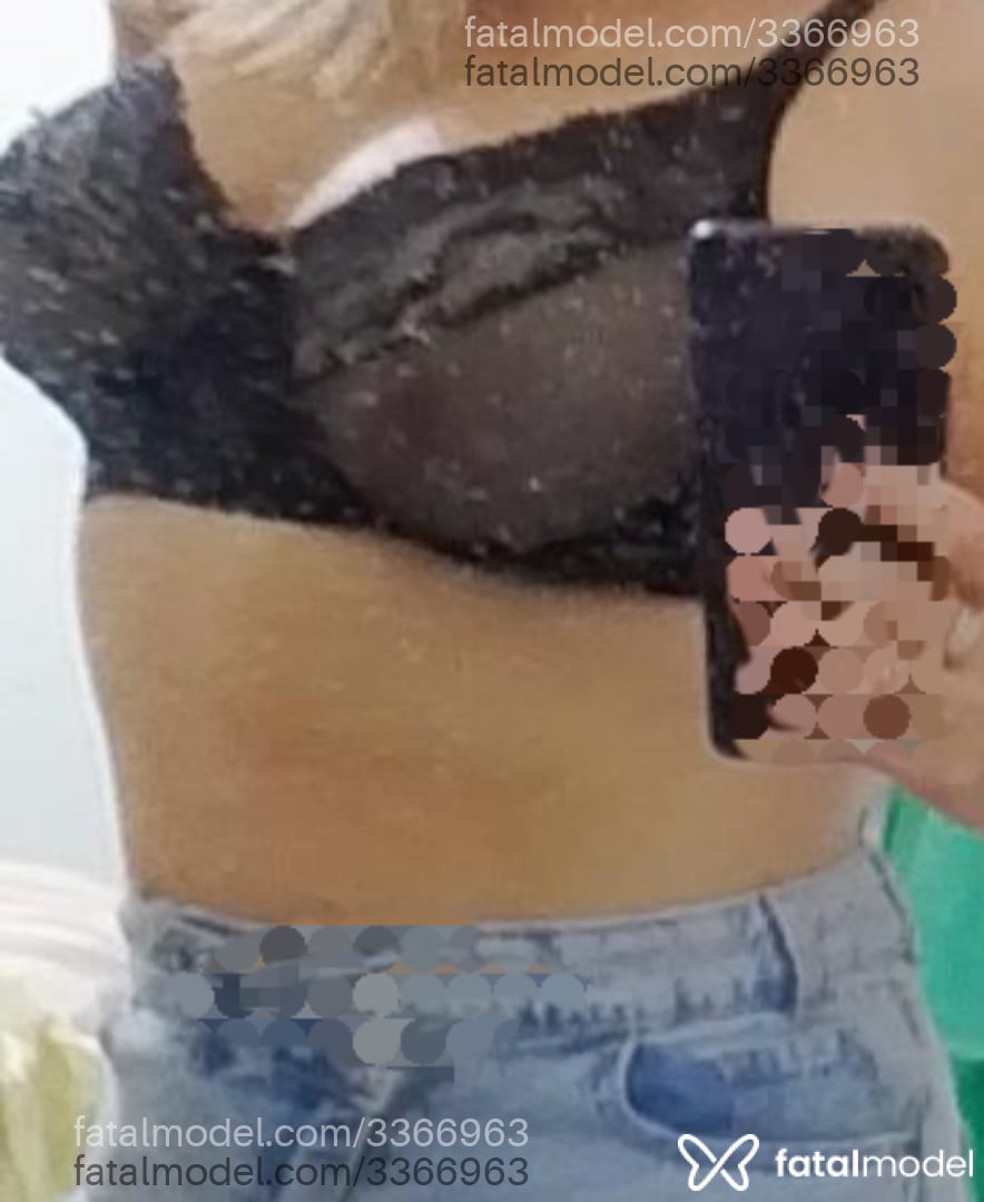 Acompanhante mulher loira (o) de olhos verdes - Agata
