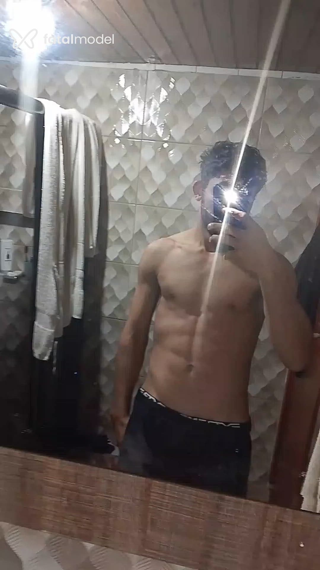 Acompanhante homem morena (o) de olhos castanhos - Alessandro
