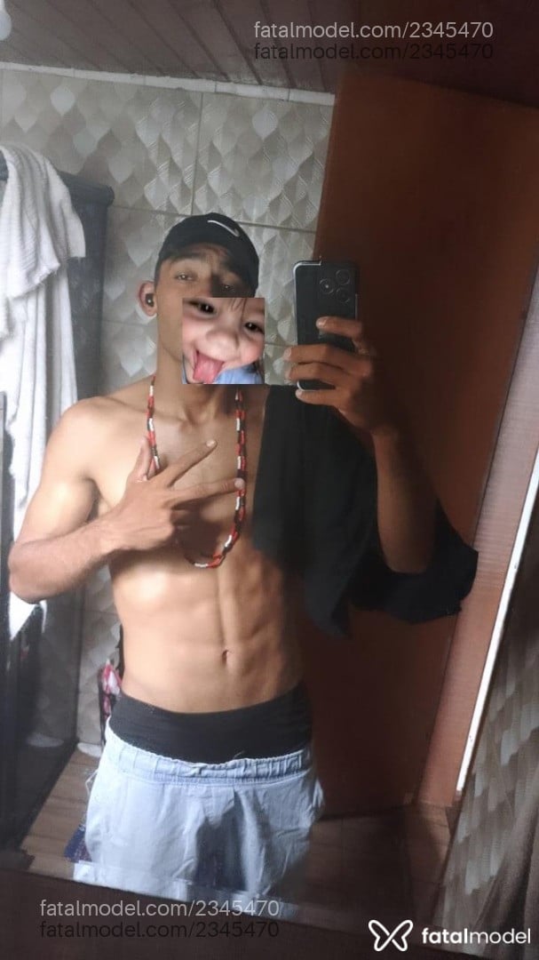 Acompanhante homem morena (o) de olhos castanhos - Alessandro