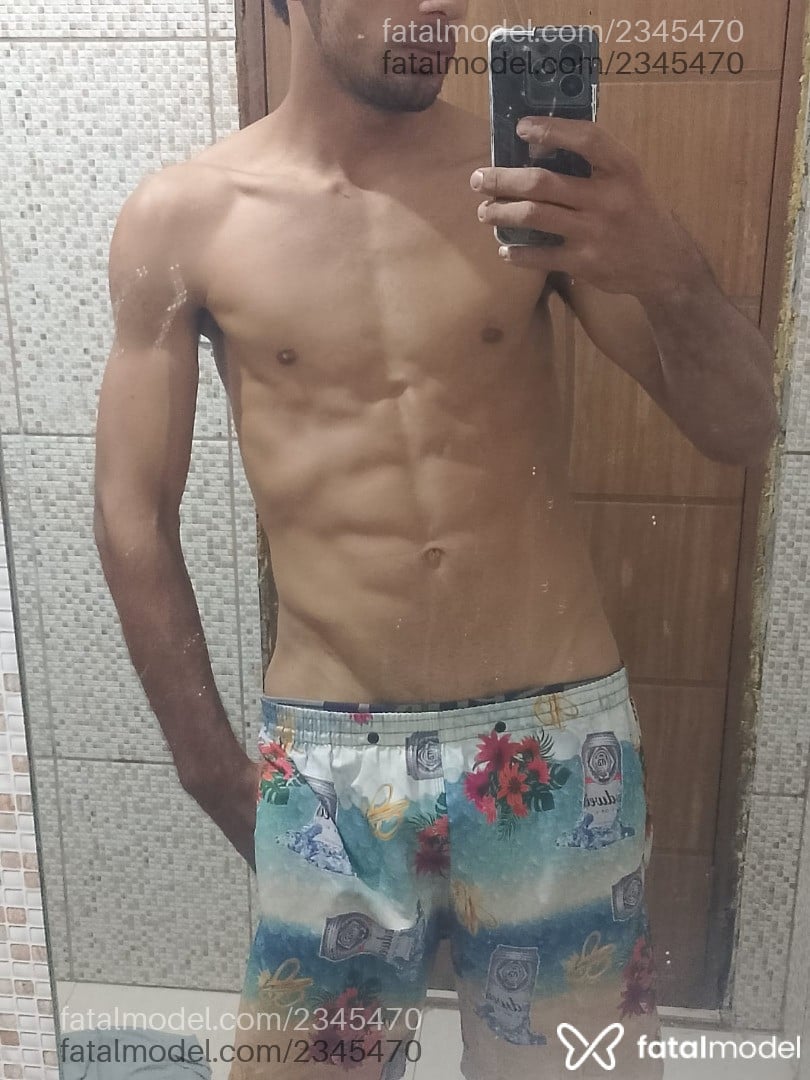 Acompanhante homem morena (o) de olhos castanhos - Alessandro