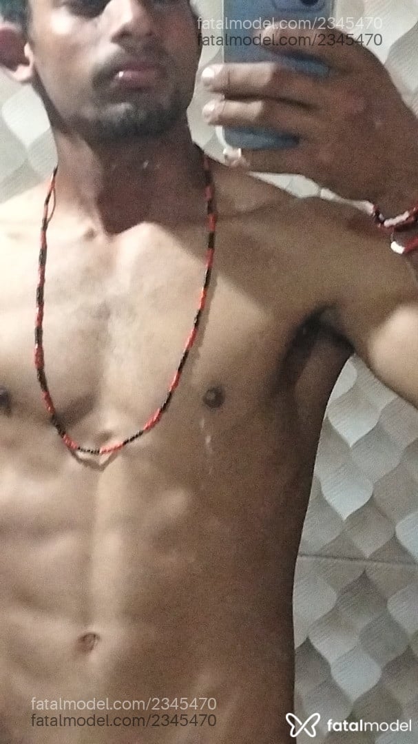 Acompanhante homem morena (o) de olhos castanhos - Alessandro