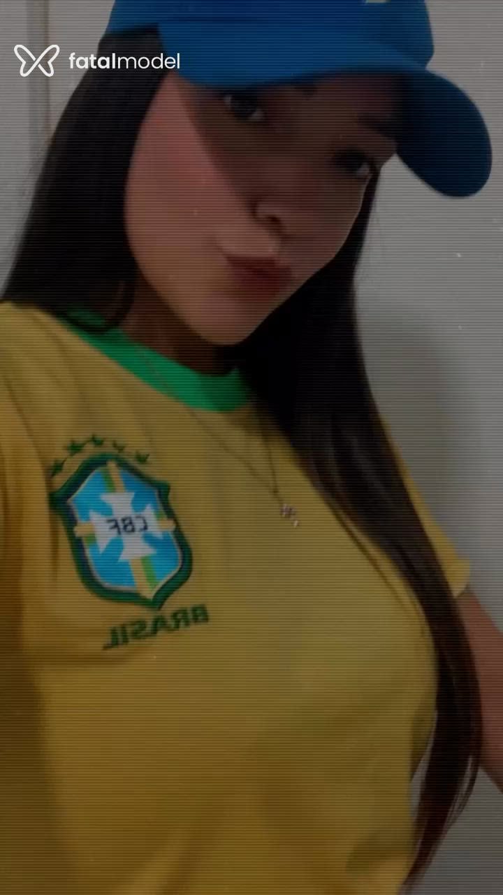 Acompanhante mulher morena (o) de olhos castanhos - Carol