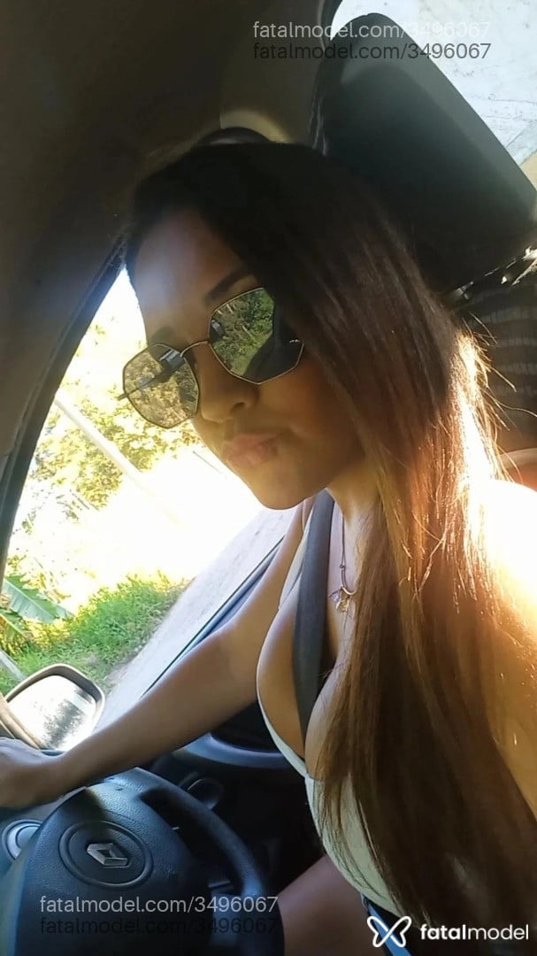 Acompanhante mulher morena (o) de olhos castanhos - Carol