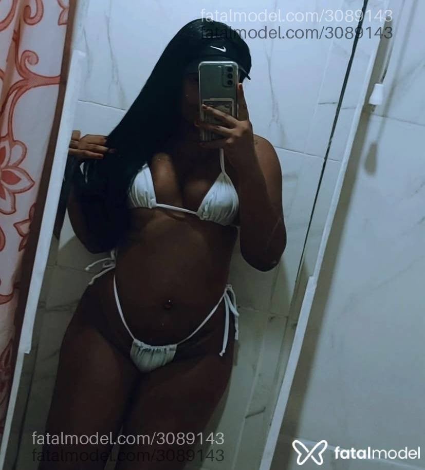 Acompanhante mulher morena (o) de olhos pretos em Florianópolis Acompanhante mulher morena (o) de olhos pretos em Florianópolis - Amandinha