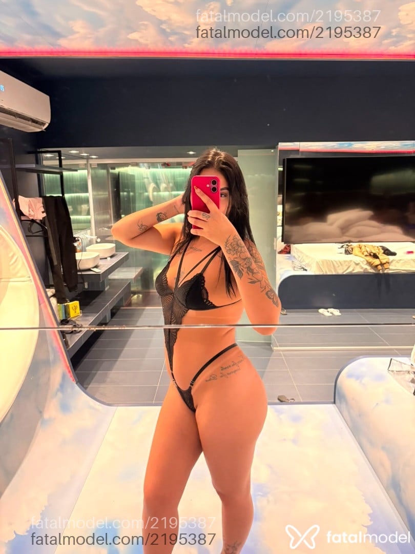 Acompanhante mulher morena (o) de olhos castanhos - Larissa Prado
