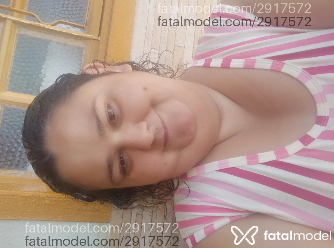 Acompanhante mulher com cabelo castanho de olhos castanhos - Nayara