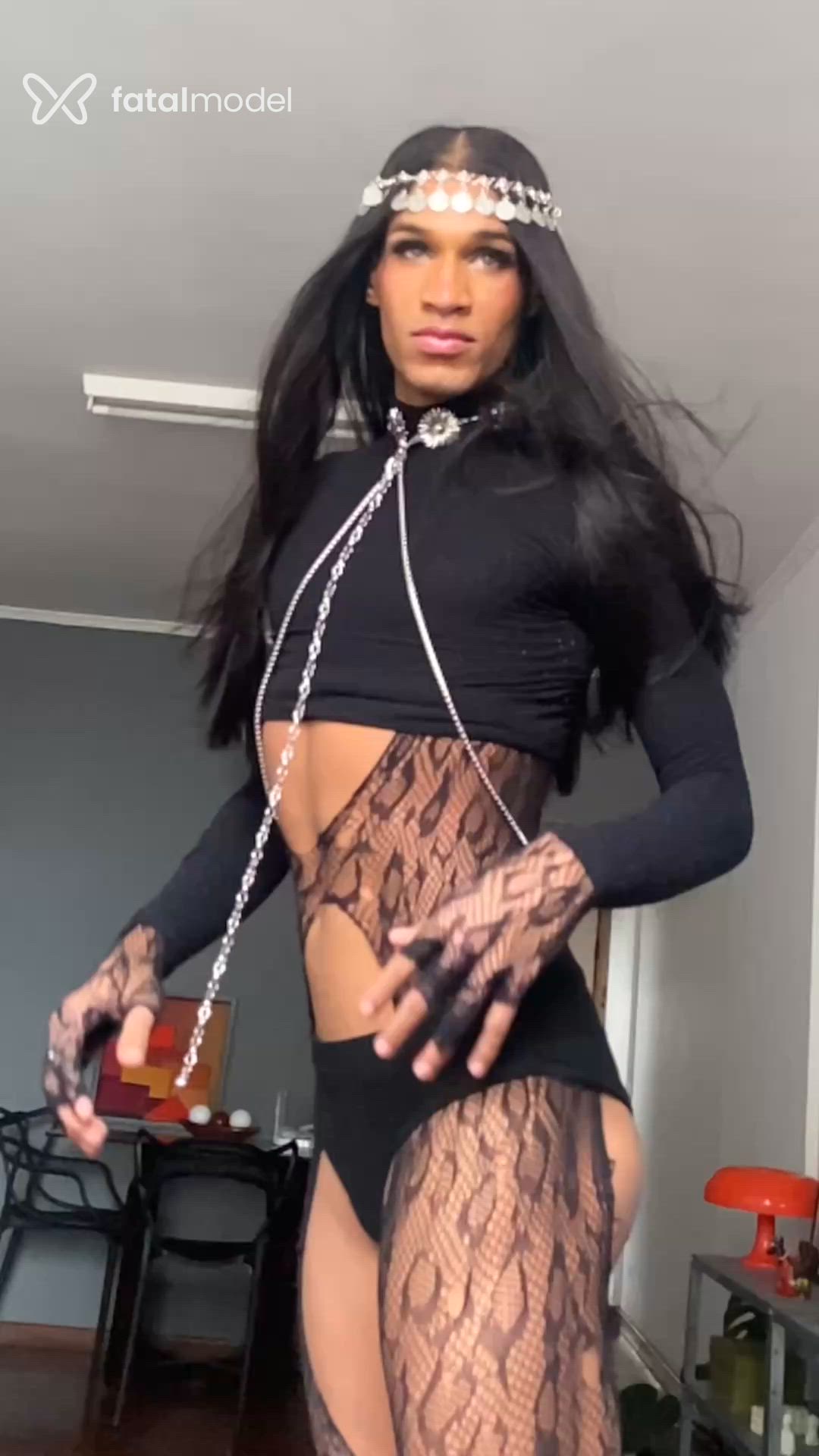 Acompanhante mulher trans com cabelo castanho de olhos castanhos - Maddy Belmont