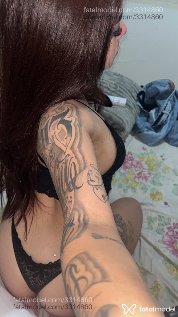 Acompanhante mulher morena (o) de olhos castanhos - Melissa