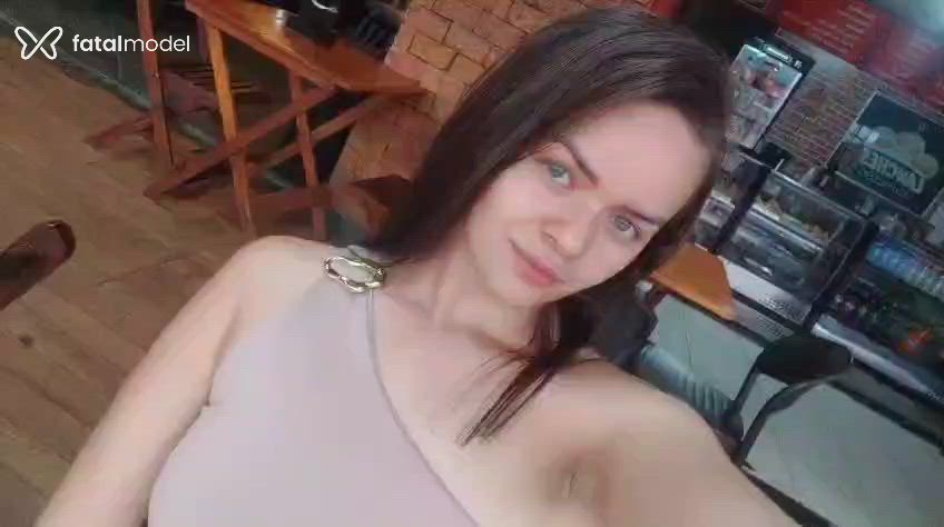 Acompanhante mulher loira (o) de olhos azuis - YSA MODELLO