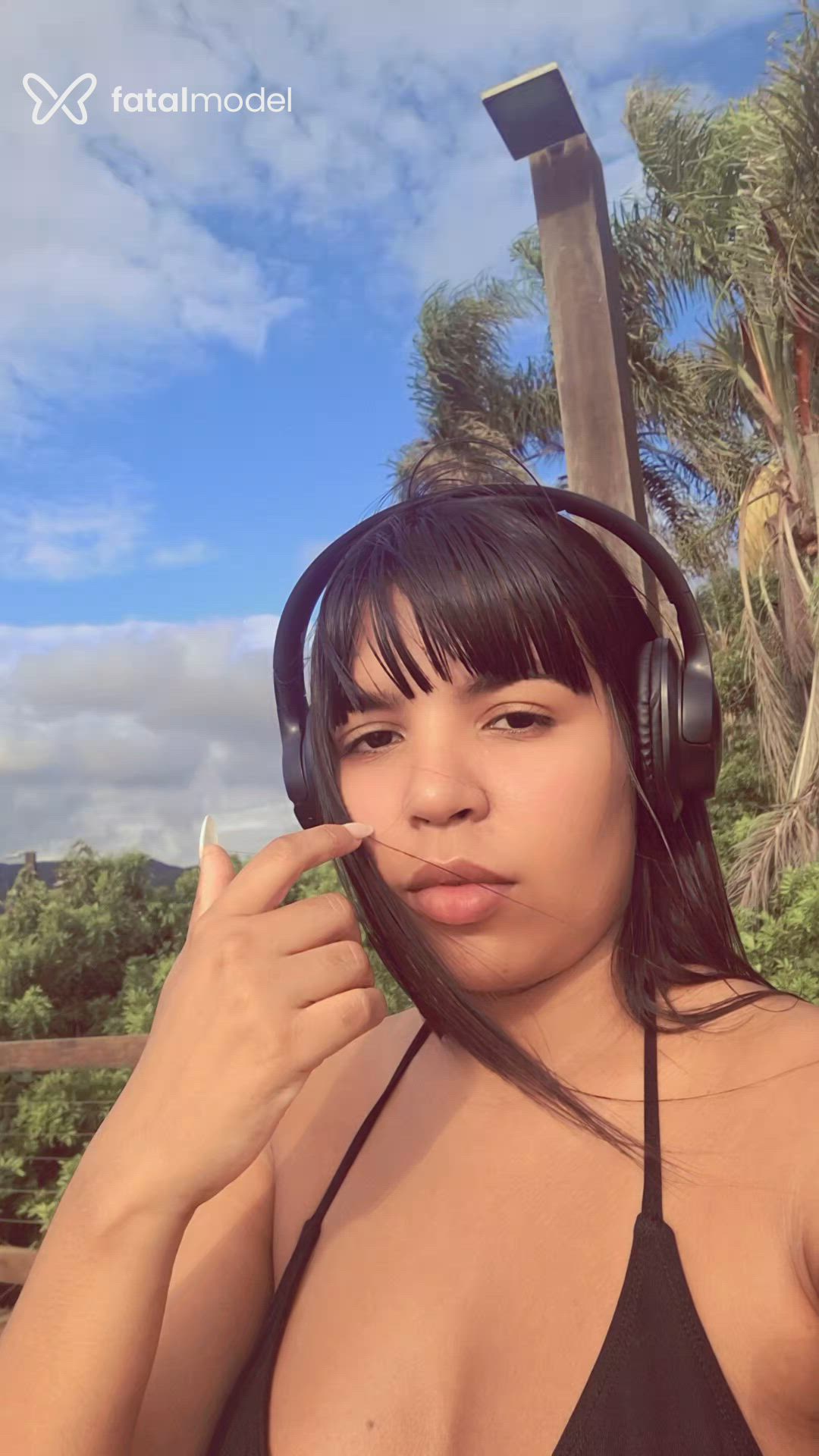 Acompanhante mulher morena (o) de olhos pretos - Catarina