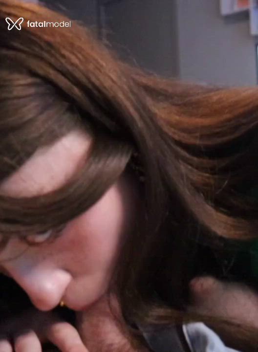 Acompanhante homem com cabelo castanho de olhos verdes - Reymel