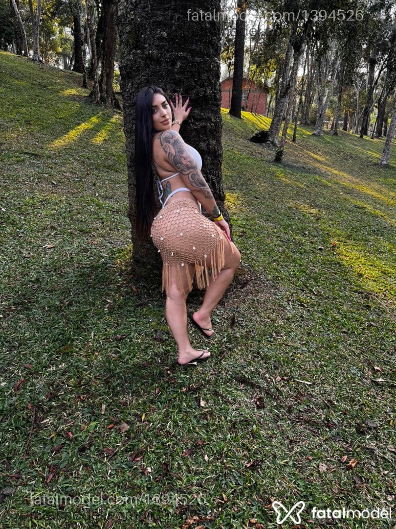 Acompanhante mulher com cabelo castanho de olhos castanhos - Bruna Borcatti