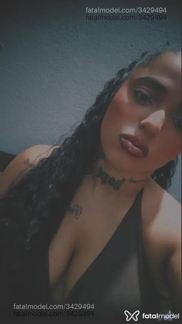 Acompanhante mulher morena (o) de olhos pretos - Kiara