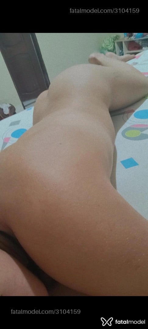 Acompanhante mulher morena (o) de olhos castanhos - Carla