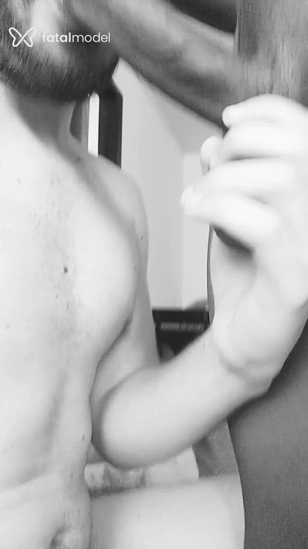 Acompanhante homem com cabelo castanho de olhos castanhos - Reizin Baianu
