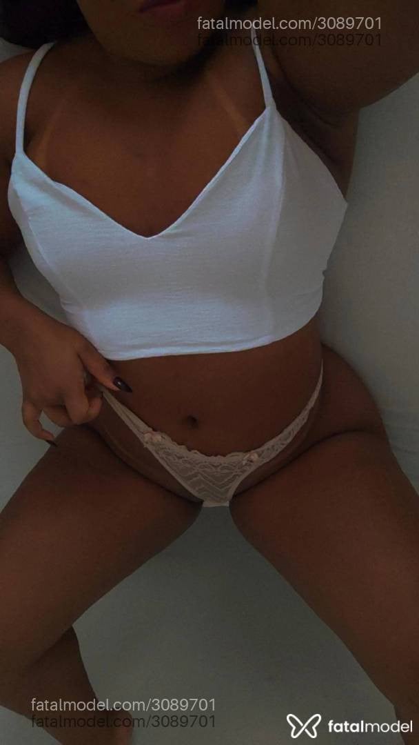 Acompanhante mulher morena (o) de olhos pretos - Luana Morena Quent