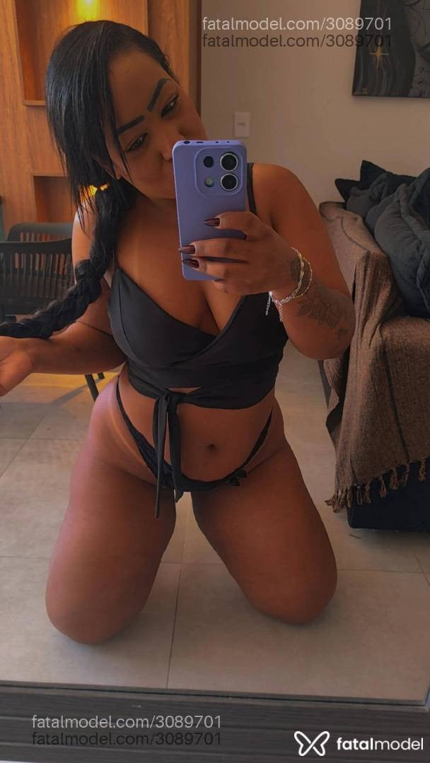 Acompanhante mulher morena (o) de olhos pretos - Luana Morena Quent