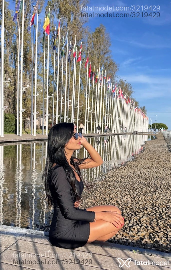 Acompanhante mulher morena (o) de olhos castanhos - Moreninhalopes