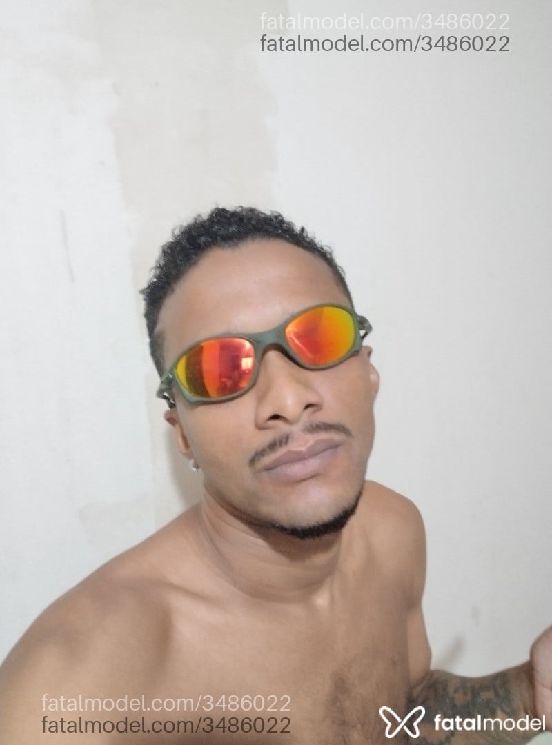 Acompanhante homem morena (o) de olhos pretos - Kevin