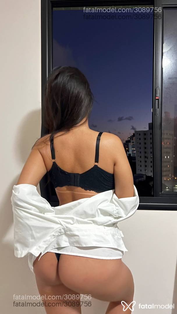 Acompanhante mulher morena (o) de olhos castanhos - Vitória Angel