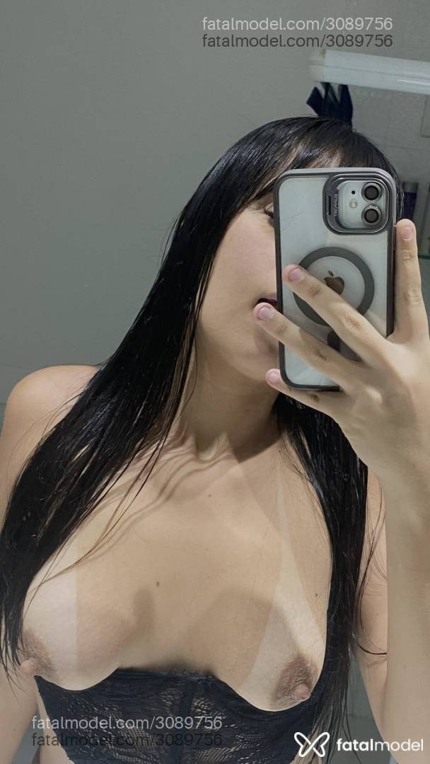 Acompanhante mulher morena (o) de olhos castanhos - Vitória Angel