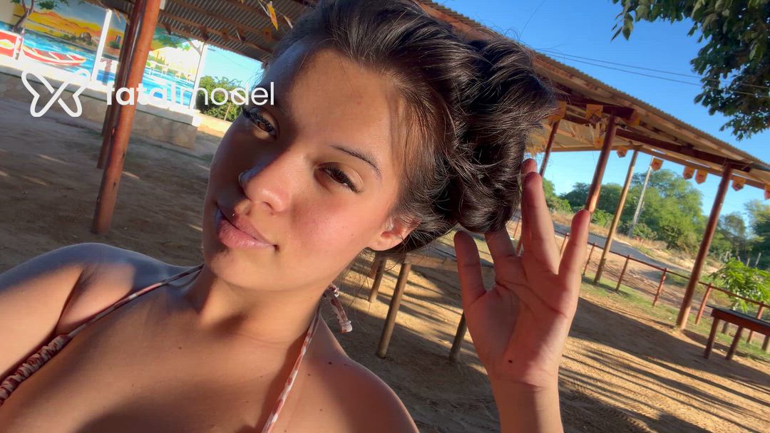 Acompanhante mulher morena (o) de olhos castanhos - Vitória Angel