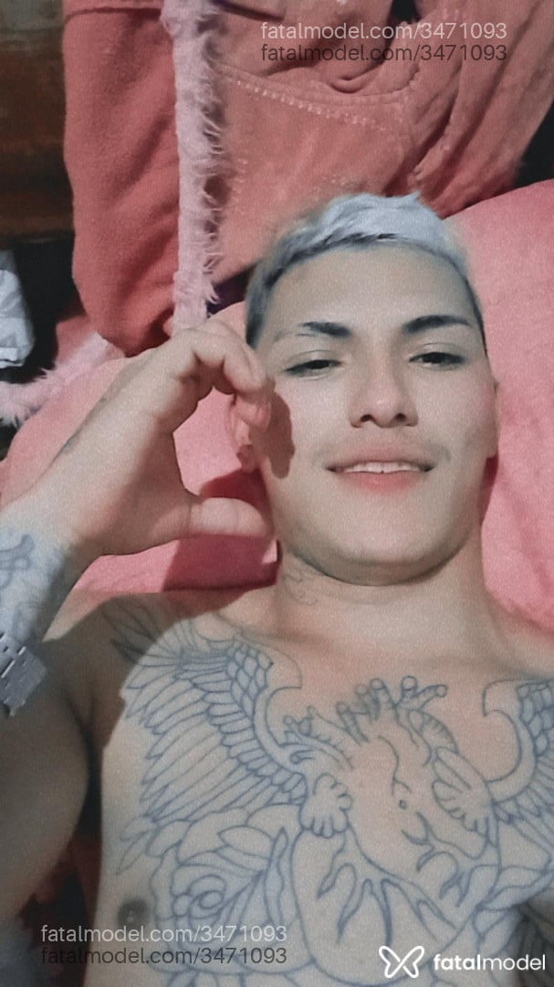 Acompanhante homem com cabelo castanho de olhos castanhos - Raridade