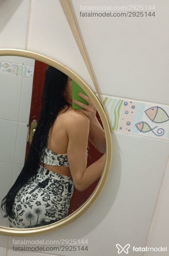 Acompanhante mulher morena (o) de olhos castanhos - Isabelle