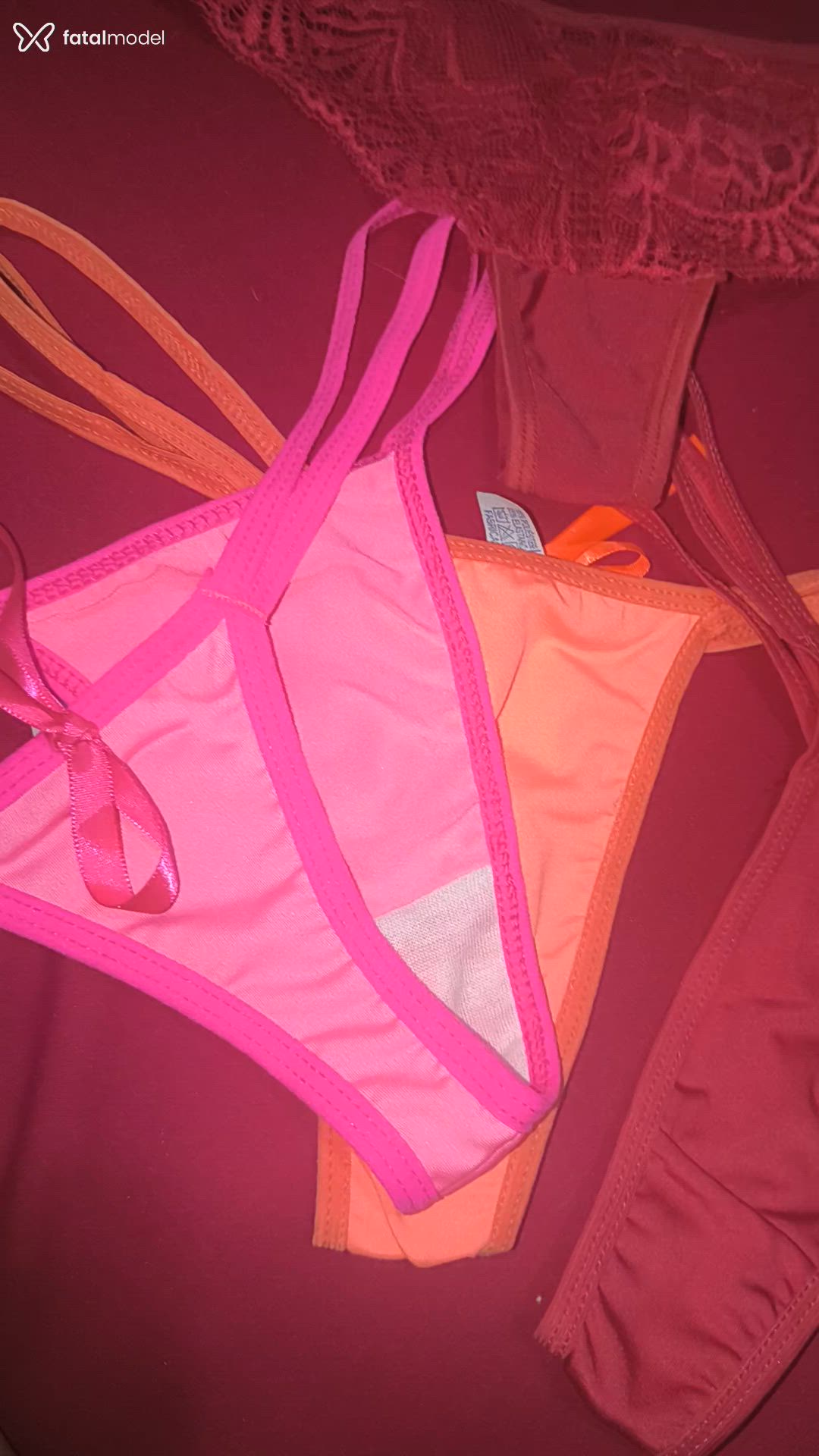 Acompanhante mulher morena (o) de olhos castanhos - Studio Depilação