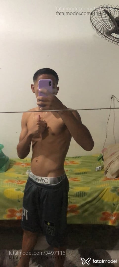 Acompanhante homem com cabelo castanho de olhos castanhos - Eduardo Silva Acompanhante homem com cabelo castanho de olhos castanhos - Eduardo Silva
