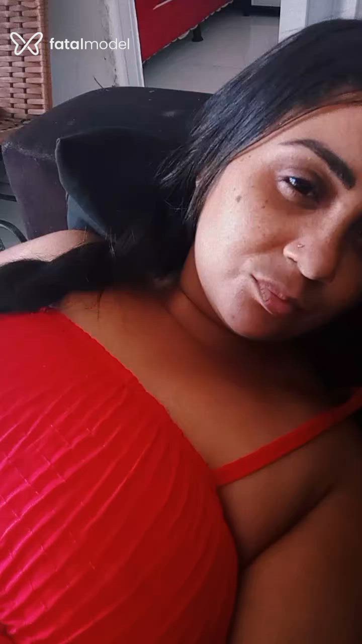Acompanhante mulher com cabelo castanho de olhos castanhos - Suaveeperigosa