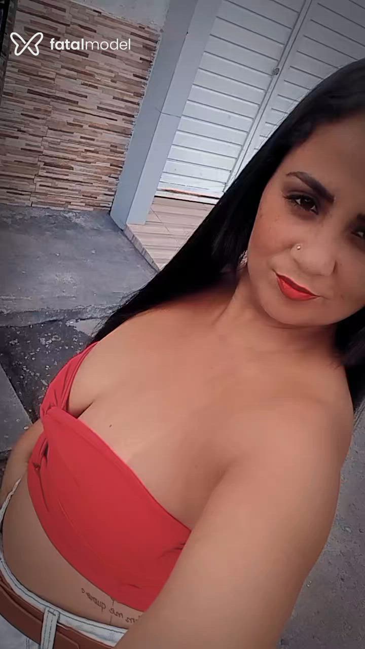 Acompanhante mulher com cabelo castanho de olhos castanhos - Suaveeperigosa