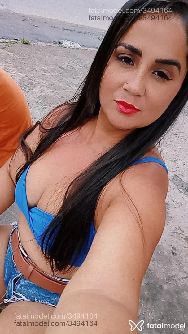 Acompanhante mulher com cabelo castanho de olhos castanhos - Suaveeperigosa