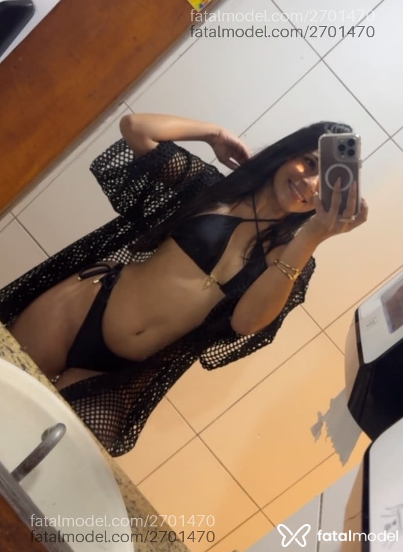 Acompanhante mulher com cabelo castanho de olhos castanhos - Mirella Santos Acompanhante mulher com cabelo castanho de olhos castanhos - Mirella Santos