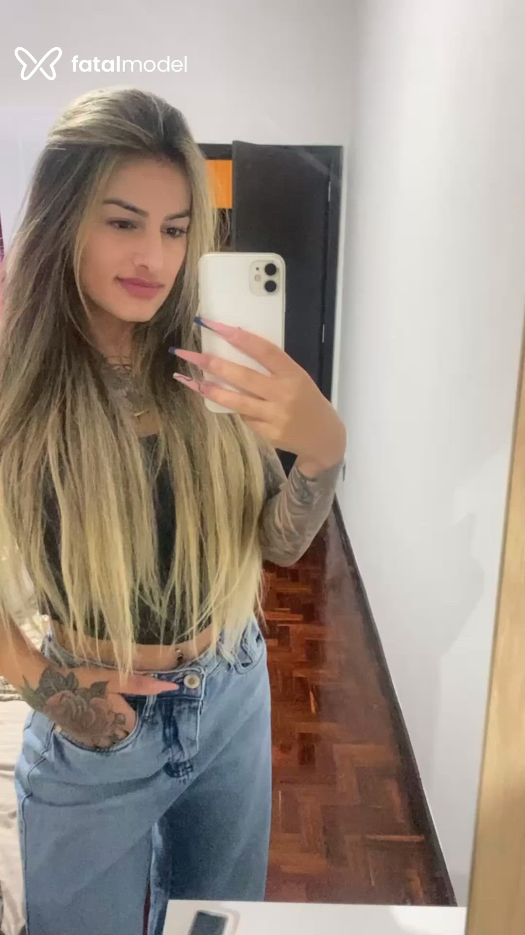 Acompanhante mulher com cabelo castanho de olhos castanhos - Lavínia Alencar Acompanhante mulher com cabelo castanho de olhos castanhos - Lavínia Alencar