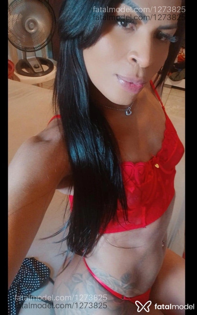 Acompanhante mulher trans morena (o) de olhos castanhos - Victoria pocahonta