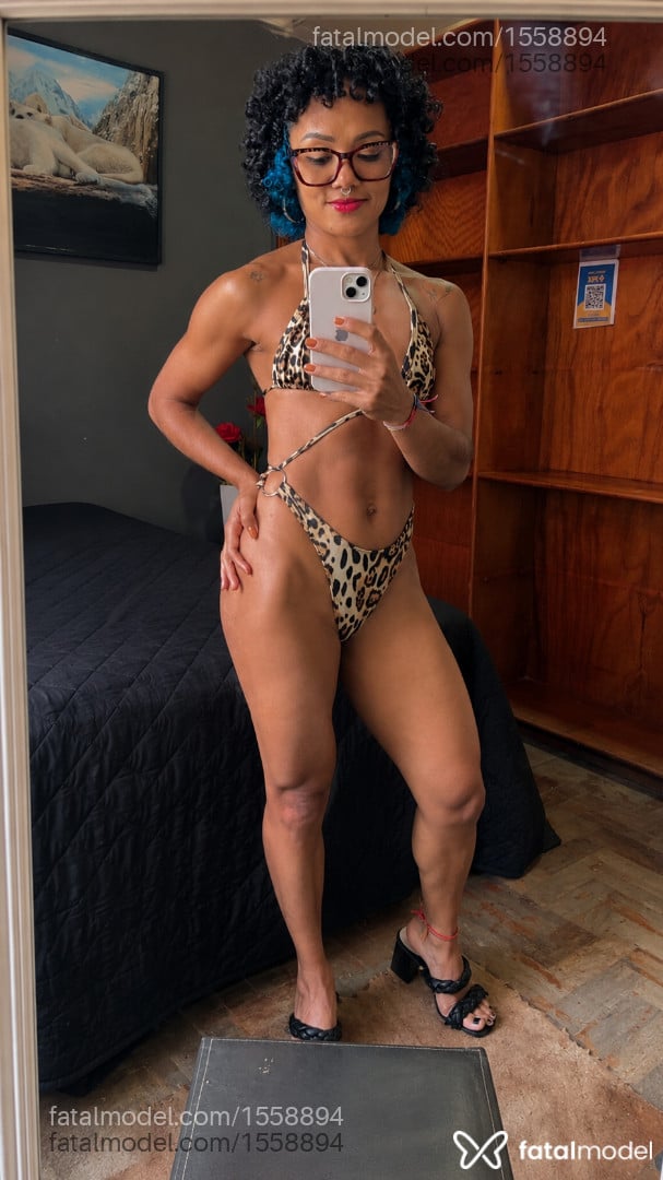 Acompanhante mulher morena (o) de olhos pretos - Fernanda Oliveira