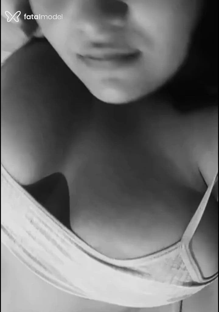 Acompanhante mulher loira (o) de olhos castanhos - Iris Cecília
