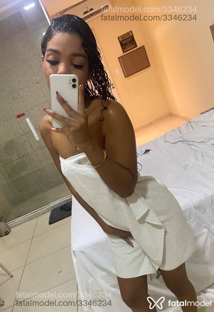 Acompanhante mulher morena (o) de olhos castanhos - Amanda