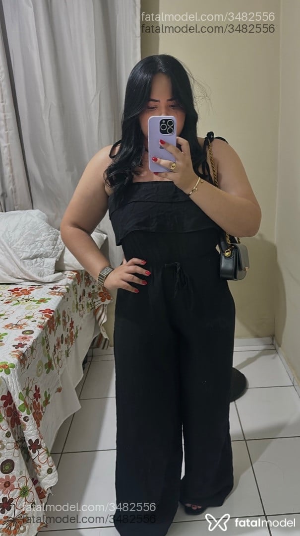 Acompanhante mulher morena (o) de olhos pretos - Clara