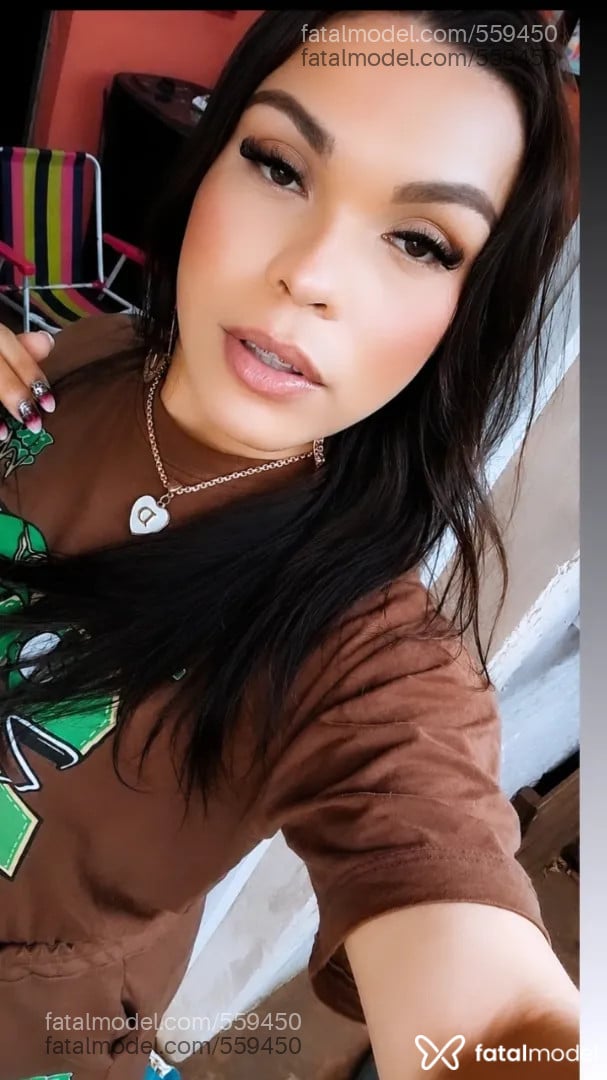 Acompanhante travesti morena (o) de olhos castanhos - Deise